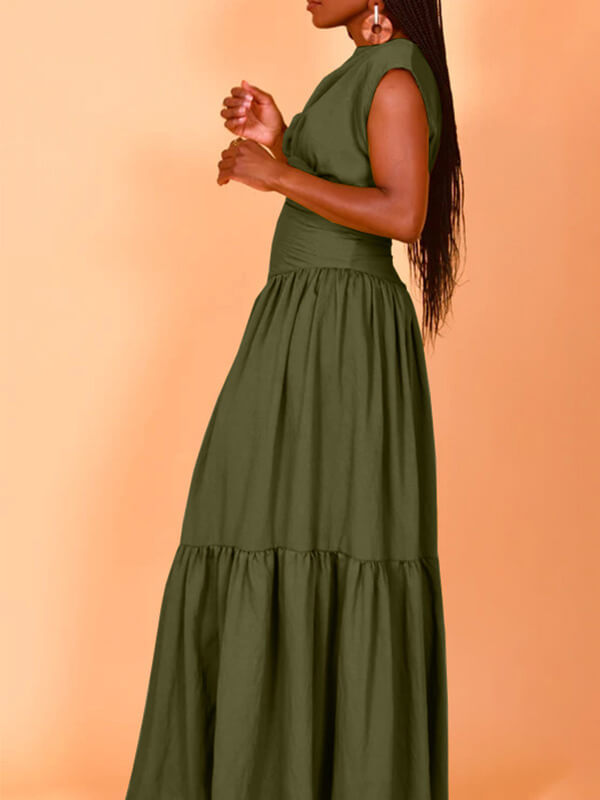 Einfarbiges ärmelloses Rüschenkleid