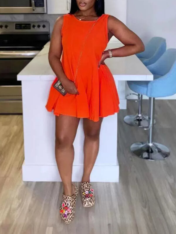 Einfarbiges ärmelloses Kleid