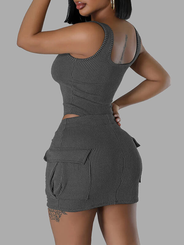Einfarbiges Bodysuit- und Minirock-Set