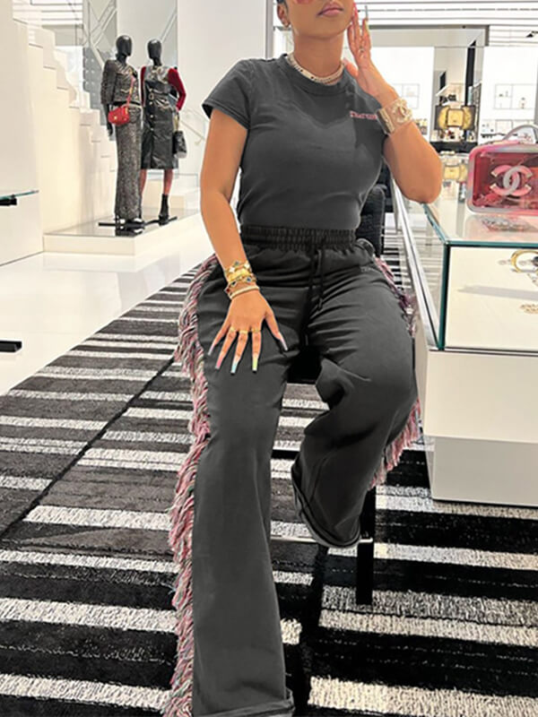 Set aus T-Shirt mit Logo und Hose mit Fransen