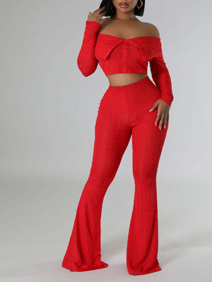 Set aus schulterfreiem Oberteil mit Knopfleiste und Hose