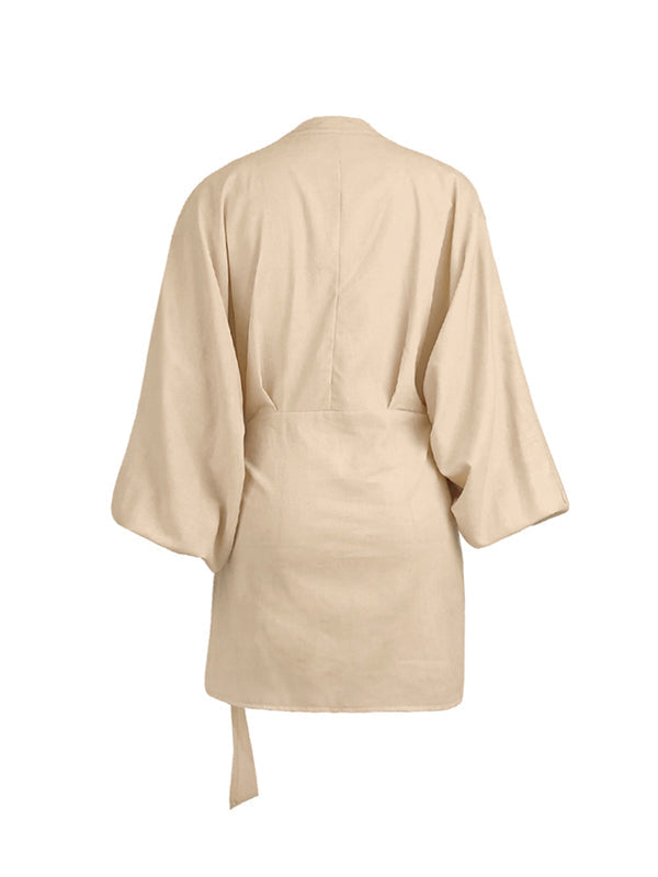 Einfarbiges Kleid mit V-Ausschnitt und Bindeband