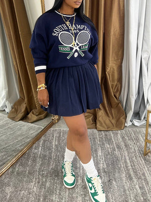 Indiebeautie – Set aus bedrucktem Sweatshirt und Faltenrock