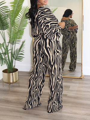 Indiebeautie – Bedrucktes Oberteil und Hose mit U-Boot-Ausschnitt