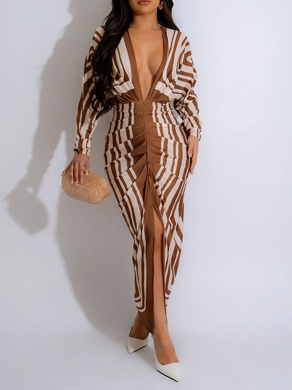 Bedrucktes Kleid mit V-Ausschnitt und Rüschen – Ausverkauf