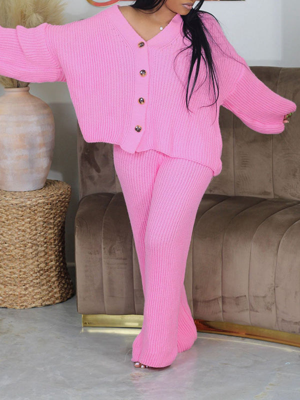 Set aus Strickjacke und Hose mit Knopfleiste vorne