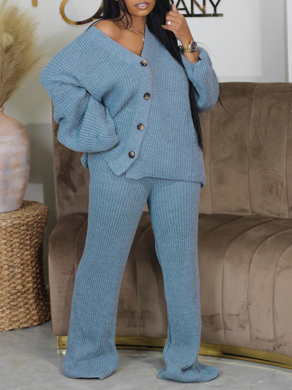 Set aus Strickjacke und Hose mit Knopfleiste vorne