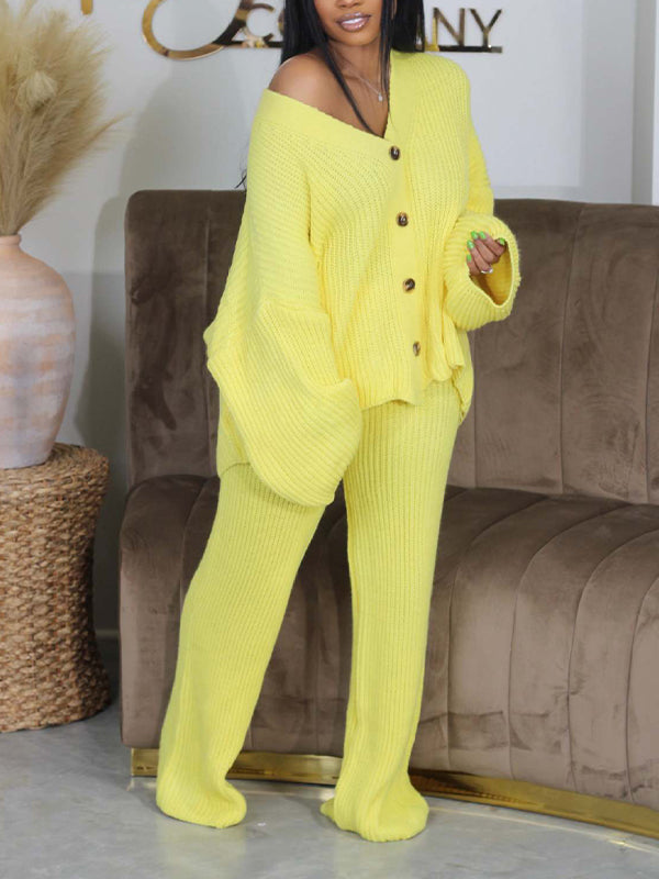Set aus Strickjacke und Hose mit Knopfleiste vorne
