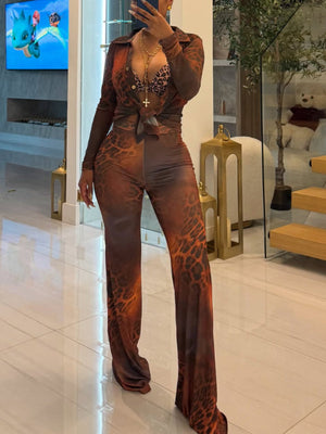 Set aus Hemd und Hose mit Leopardenmuster