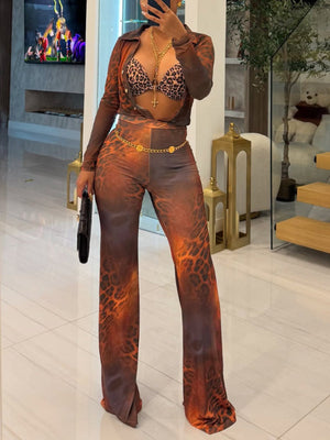 Set aus Hemd und Hose mit Leopardenmuster