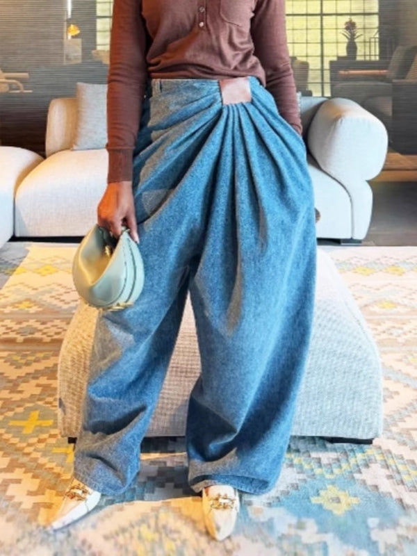 Geraffte Jeans mit weitem Bein