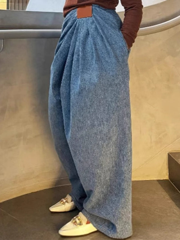 Geraffte Jeans mit weitem Bein