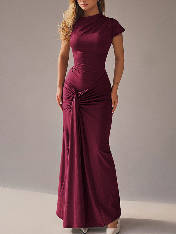 Einfarbiges, gerüschtes Kleid mit Rückenbindung