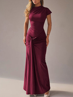 Einfarbiges, gerüschtes Kleid mit Rückenbindung