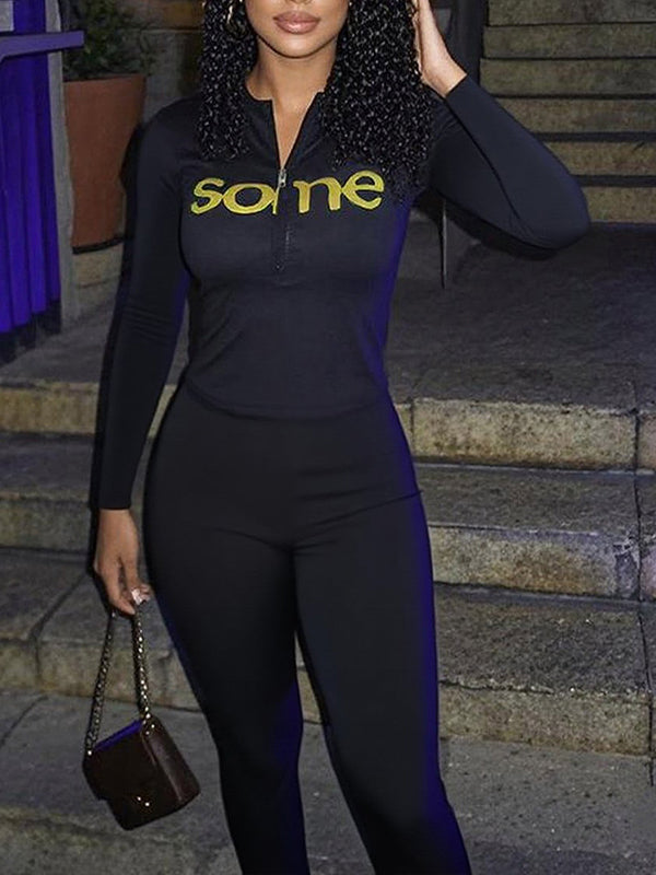 Set aus Oberteil und Hose mit Reißverschluss und Logo