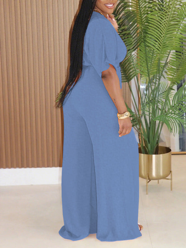 Set aus einfarbigem Oberteil mit V-Ausschnitt und Hose mit weitem Bein