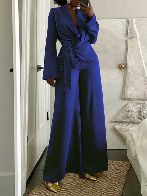 Einfarbiges Set aus Blazer mit Bindeband und Hose mit weitem Bein