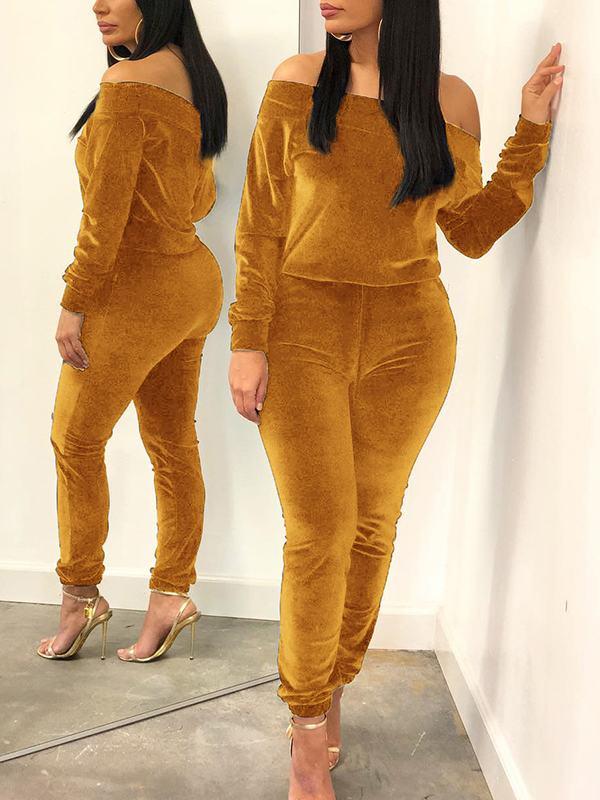 Indiebeautie – Schulterfreies Samt-Kombistück