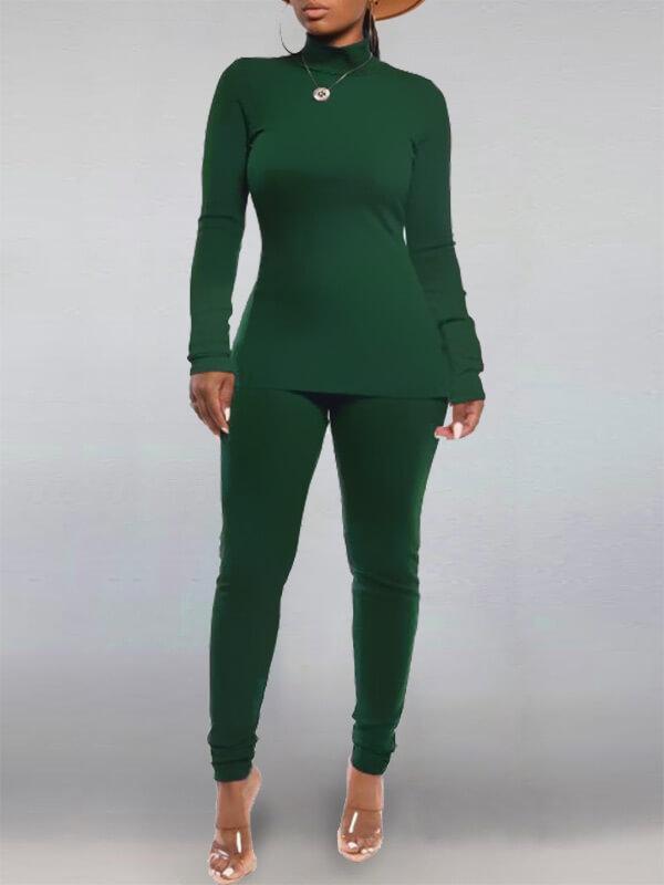 Ensemble haut à col roulé et pantalon uni