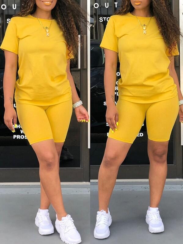 Ensemble t-shirt uni et short cycliste