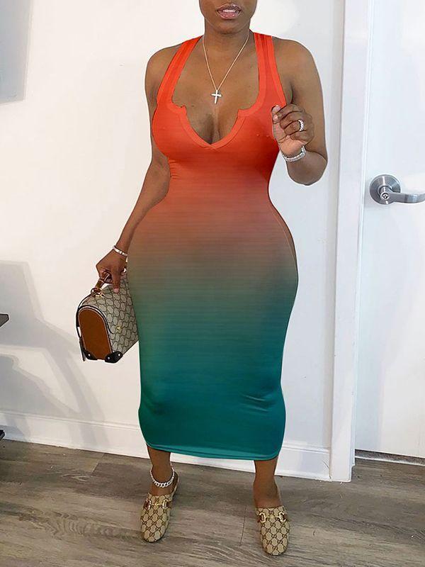 Kleid mit V-Ausschnitt und Farbverlauf