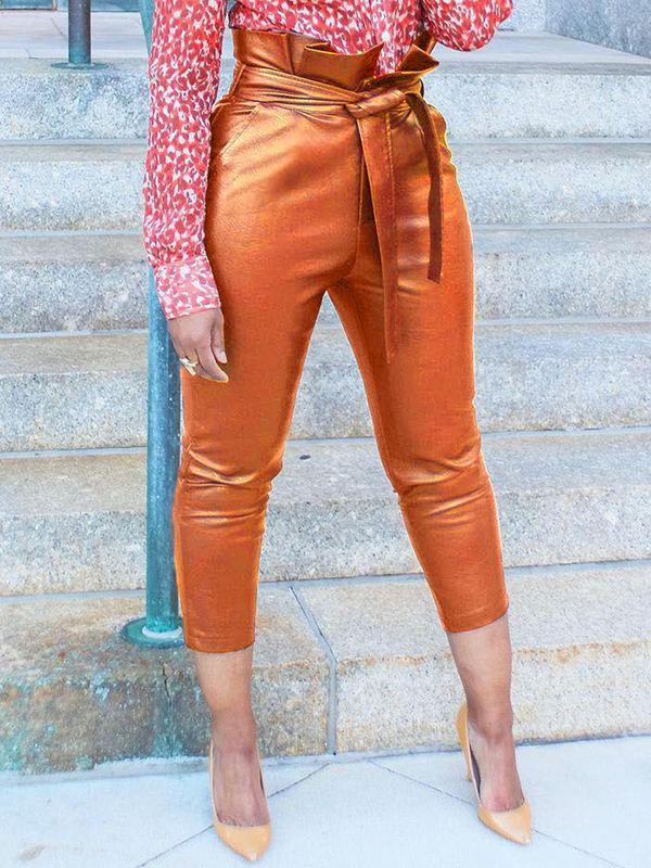Pantalon en similicuir avec ceinture