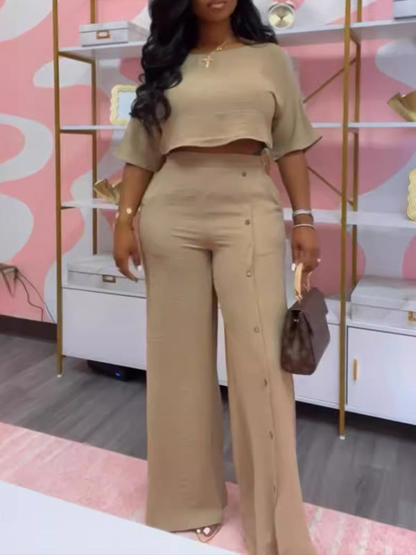 Set aus einfarbigem Oberteil und Hose mit Knöpfen