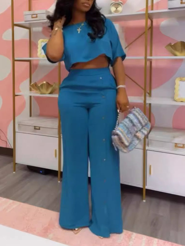 Set aus einfarbigem Oberteil und Hose mit Knöpfen