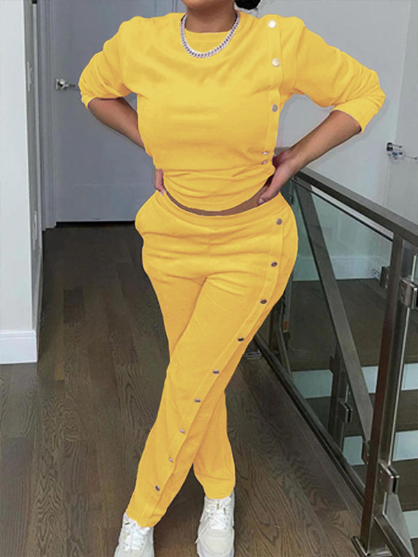 Set aus Sweatshirt und Hose mit Knöpfen