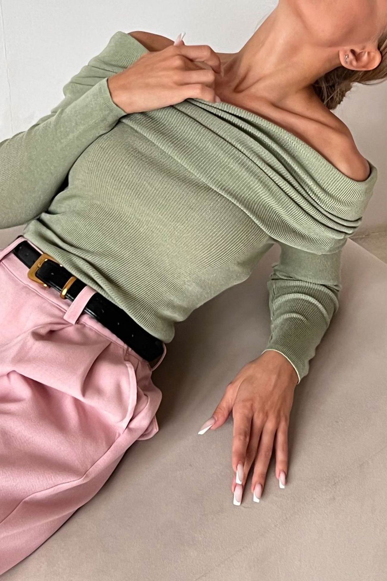 Off-shoulder Long Sleeve Knit Tops