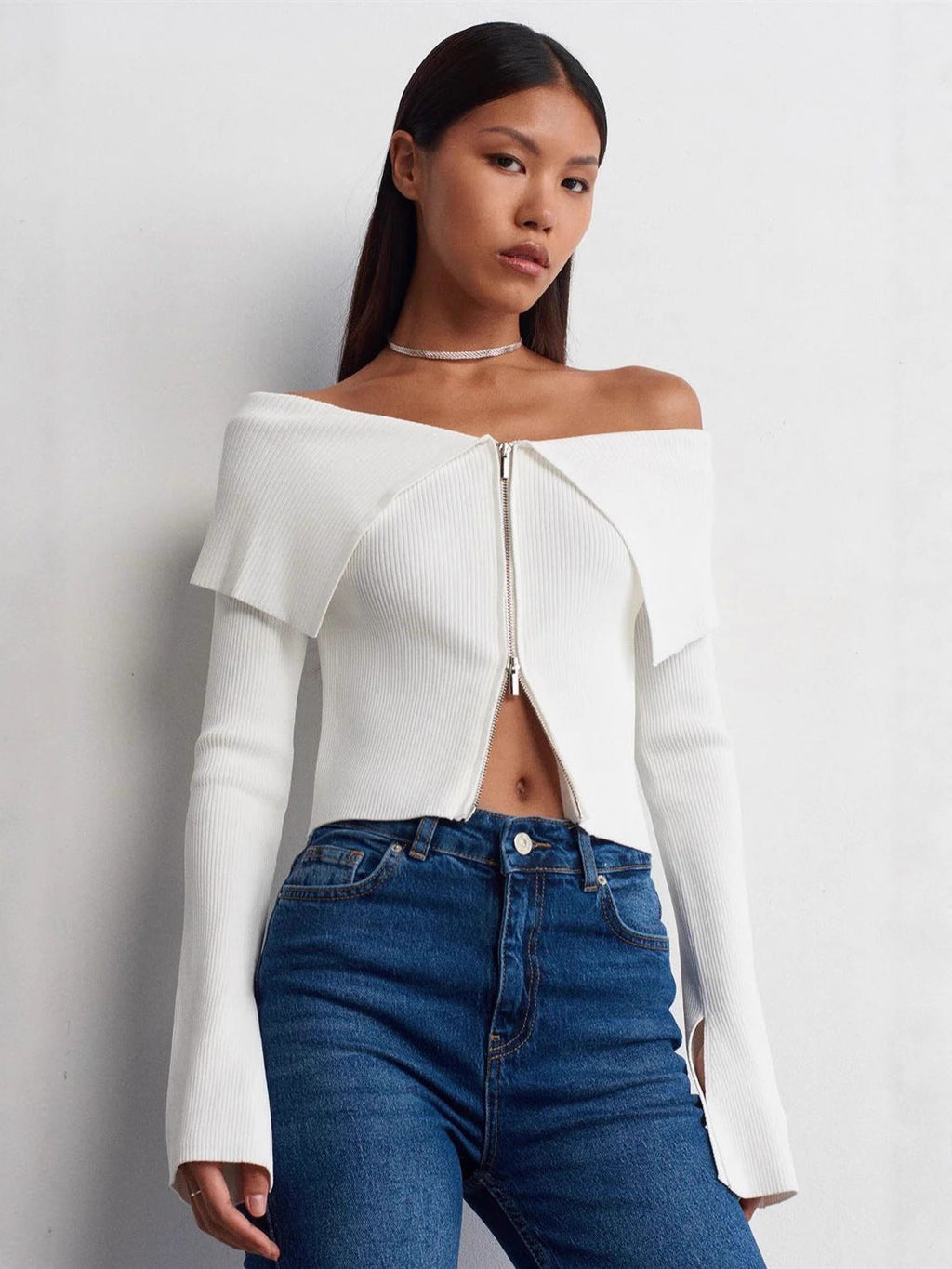 Off-The-Shoulder Loose-Fitting Short-Sleeve Top With A Slimming Effect