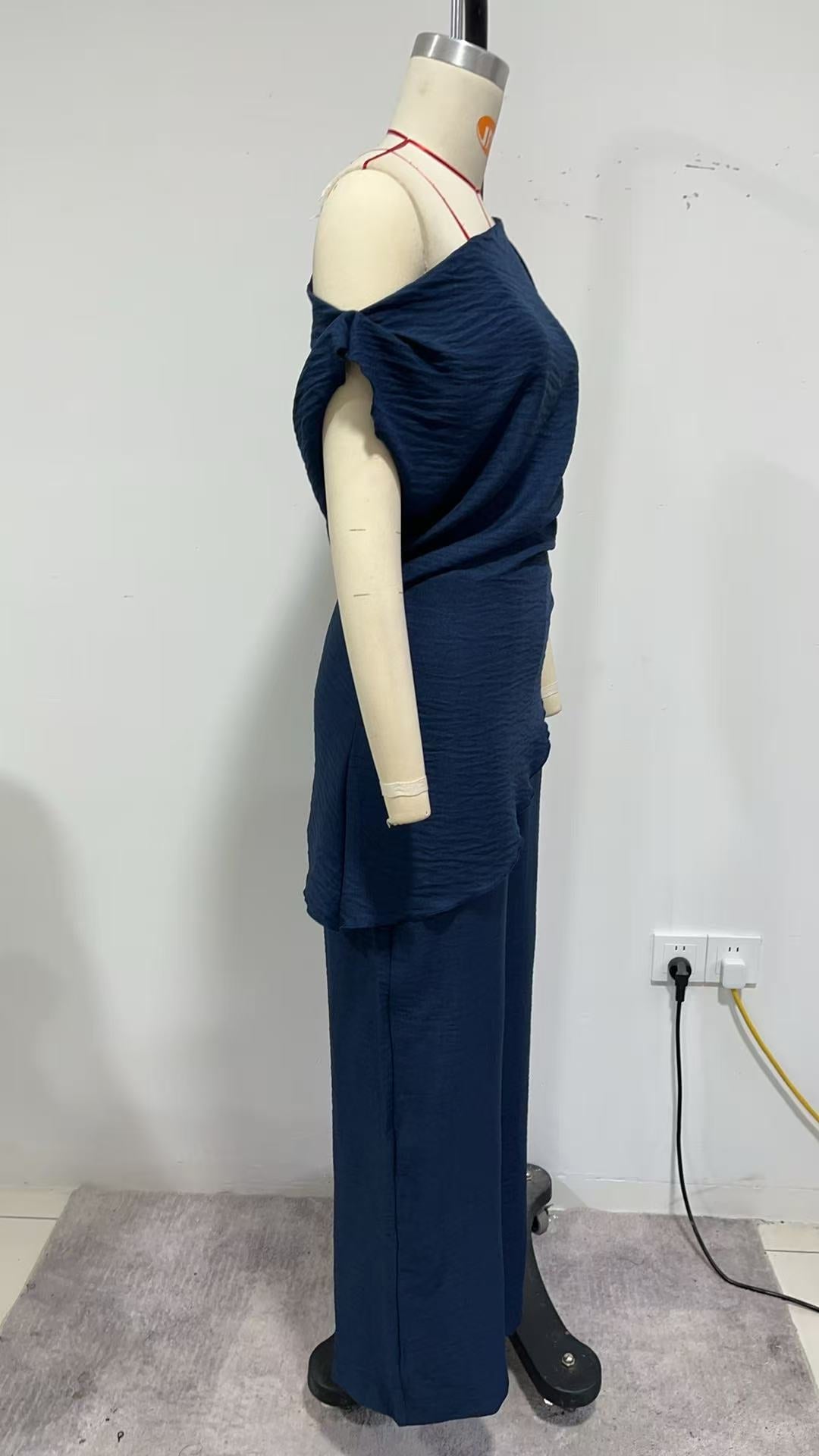 Slash Shoulder Top & Pocket Zip-Up Pants Two-Piece Set for Career Wear