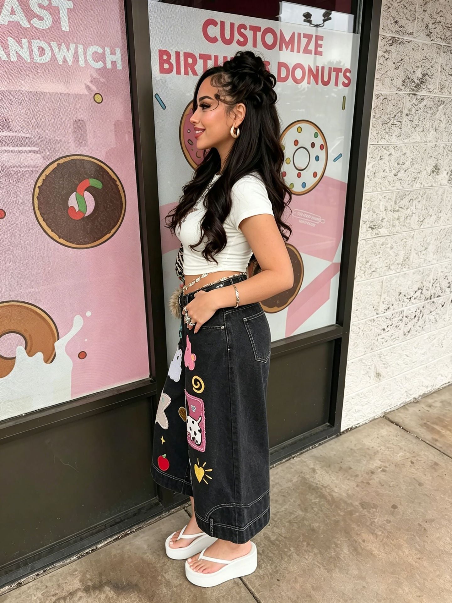 Puppy Cartoon Embroidered Capri Denim Pants for Casual Streetwear