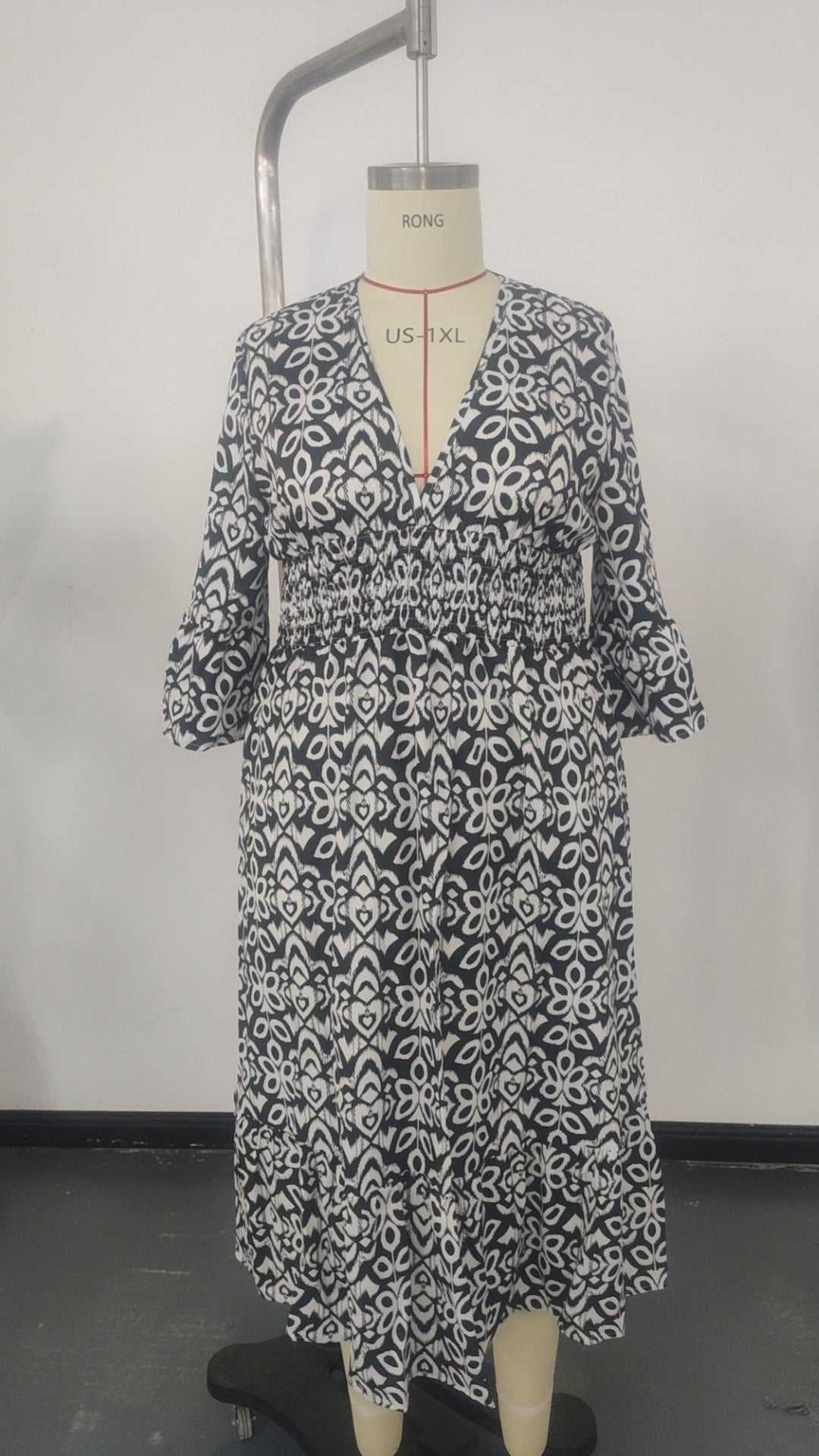 Plus Size Printed Short-Sleeve Maxi Dress for Casual Wear