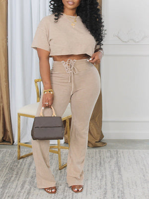 Indiebeautie – Set aus bedrucktem Crop-Top und Schnürhose