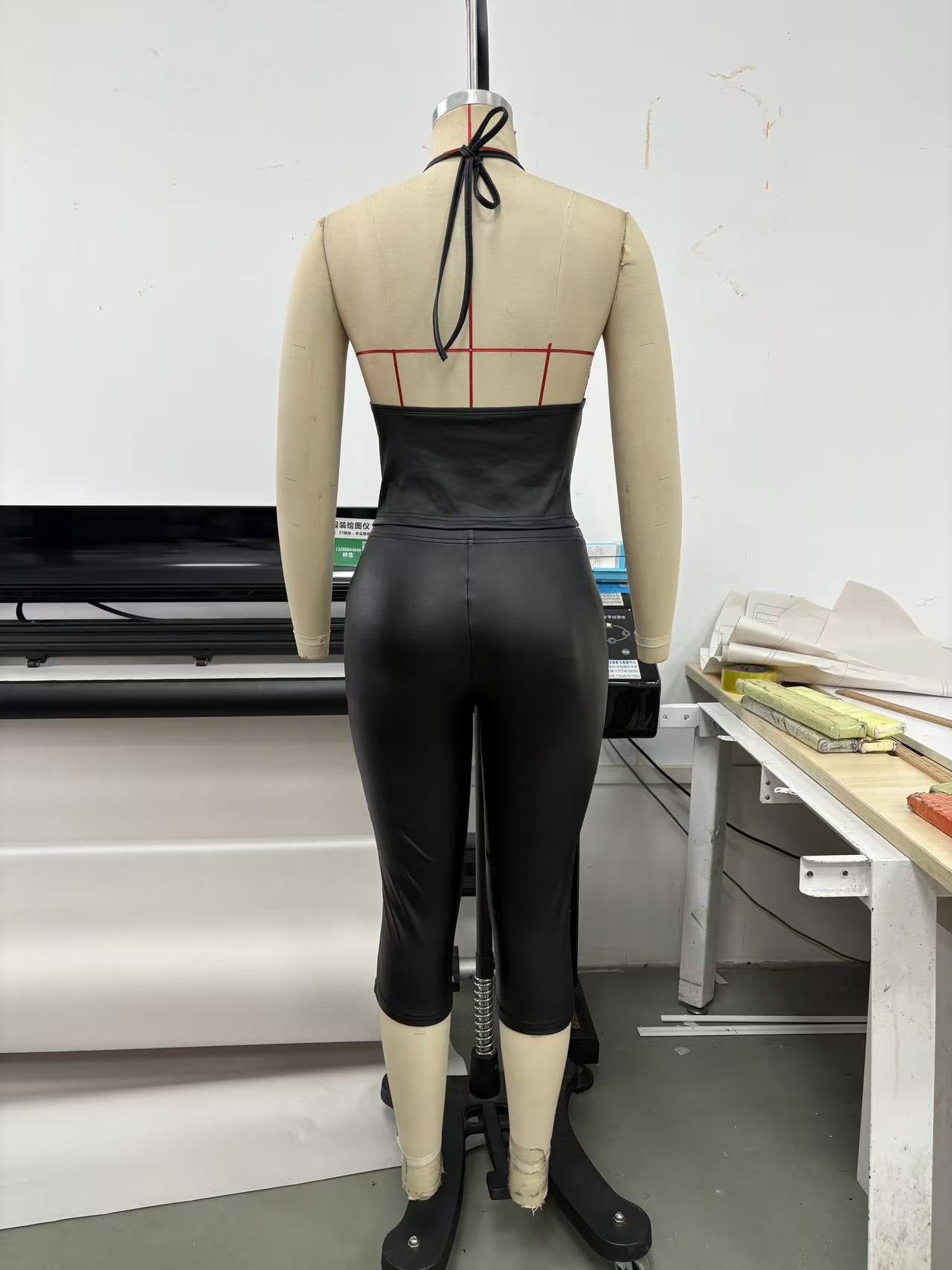 PU Leather Halter Neck Tank Top & Capri Pants Set for Clubwear