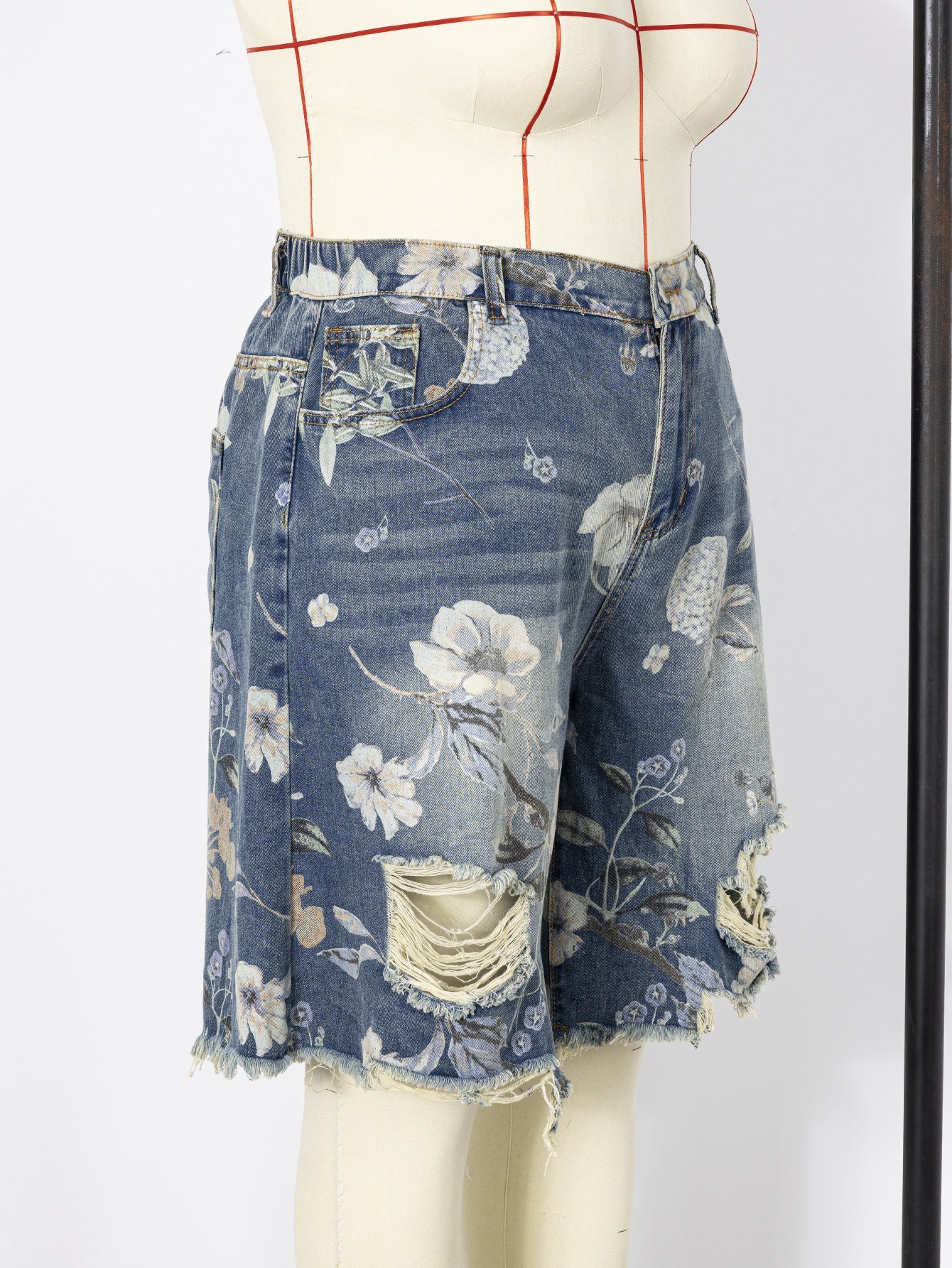 Plus Size Ripped Printed Denim Shorts for Casual Wear