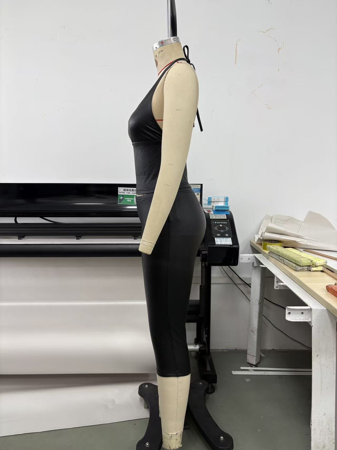 PU Leather Halter Neck Tank Top & Capri Pants Set for Clubwear